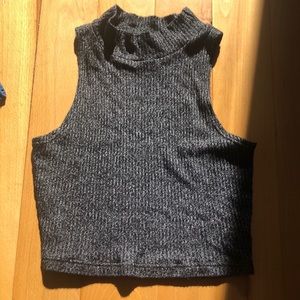 Cropped ribbed mock neck sweater😍